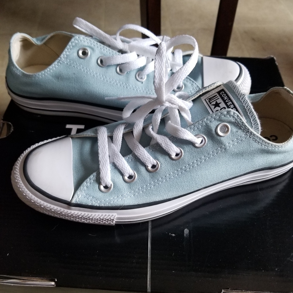 NWOT Converse allstar shoes